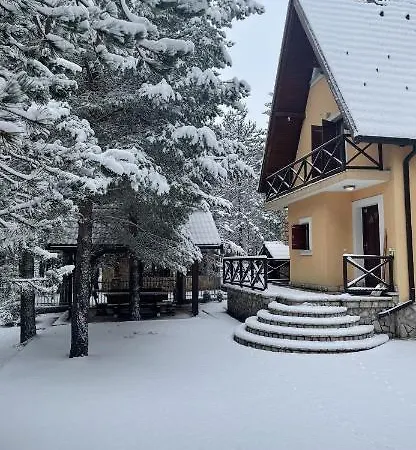 Vikendica Vjeverica Brvnara Risovac