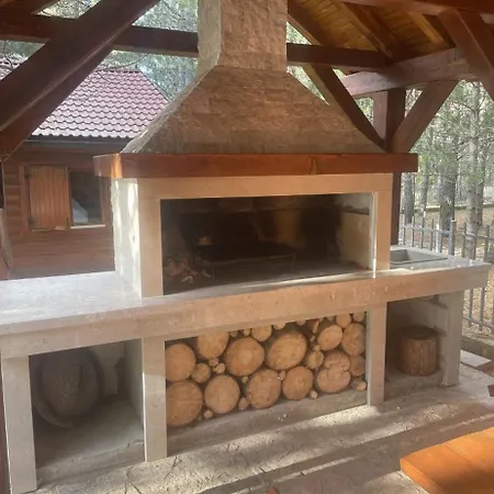 Vikendica Vjeverica Brvnara Risovac
