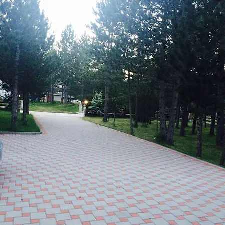 Vikendica Vjeverica * Risovac